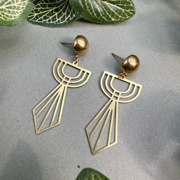 Delicate Flirty Art Deco Brass Earrings- Elegant Delicate Geometric Earrings - Picture 7 of 17